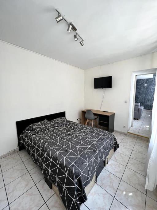 Appartement Petit Bois - 6 Pers - Spacieux à Charleville-Mézières Extérieur photo